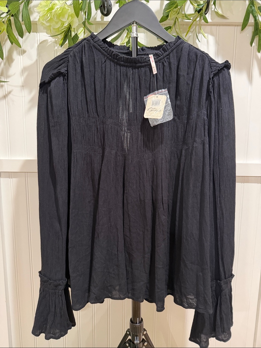NWT! #1032 FREE PEOPLE Black Gauzy Long-Sleeve Peasant Babydoll Flowy Blouse